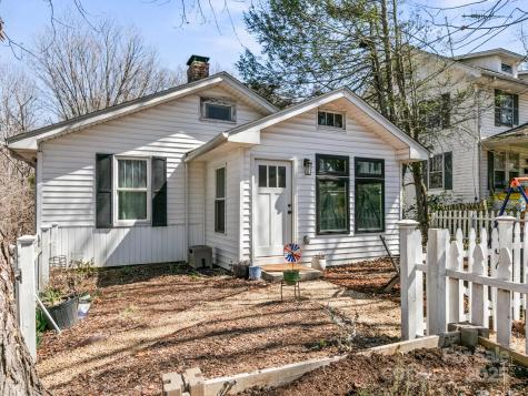 26 Wamboldt Avenue Asheville NC 28806