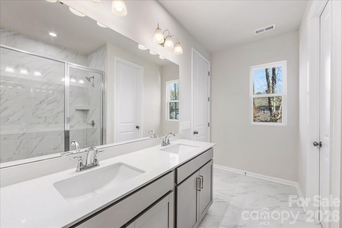 6013 Longar Lane Charlotte NC 28269