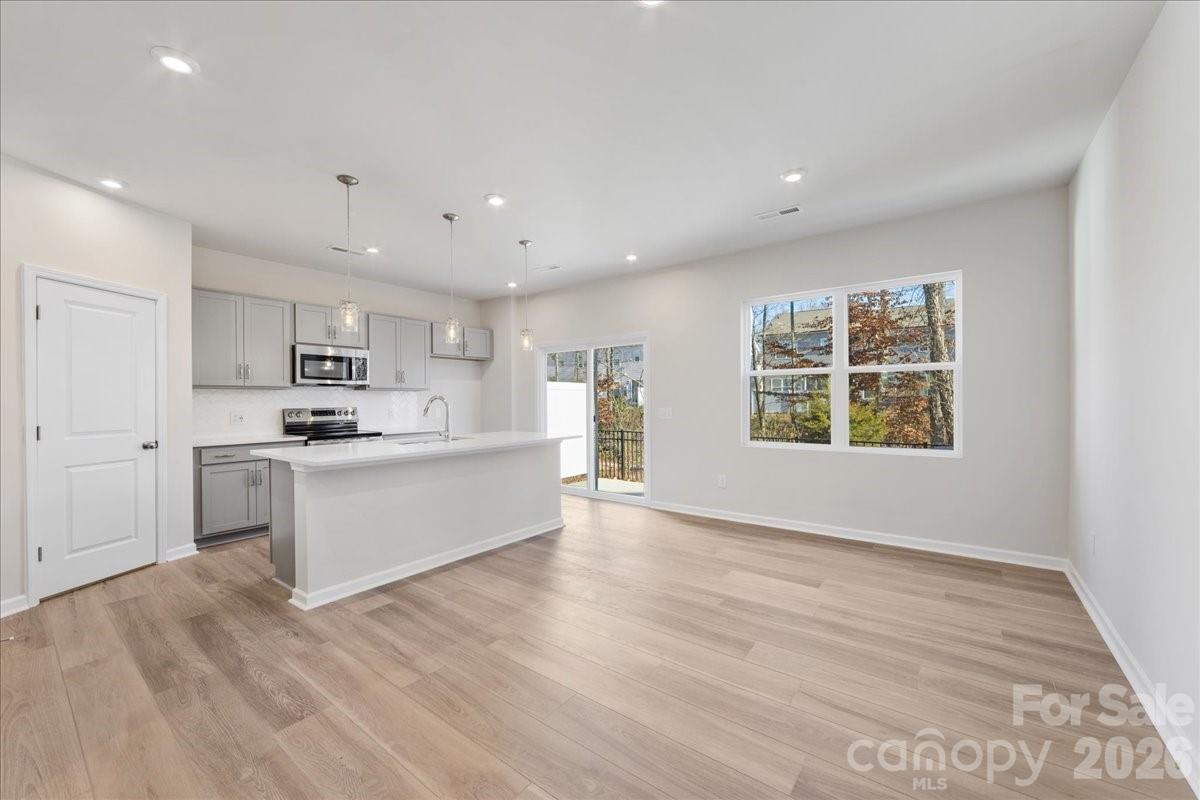 6013 Longar Lane Charlotte NC 28269