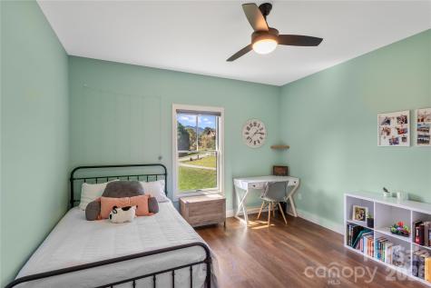 100 Kinloch Lane Clyde NC 28721