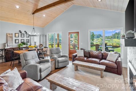 100 Kinloch Lane Clyde NC 28721