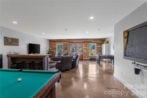 100 Kinloch Lane Clyde NC 28721