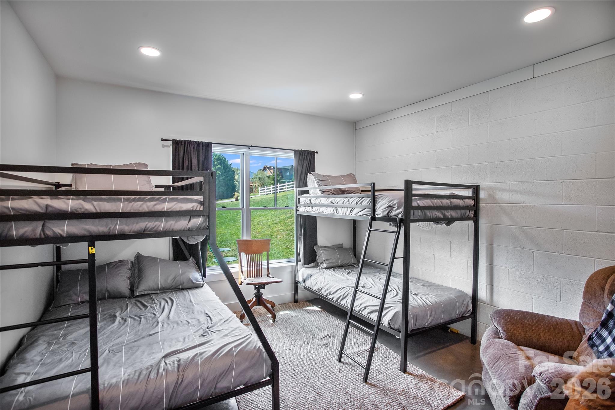 100 Kinloch Lane Clyde NC 28721