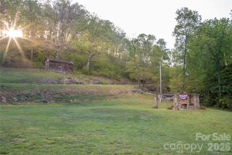 100 Kinloch Lane Clyde NC 28721
