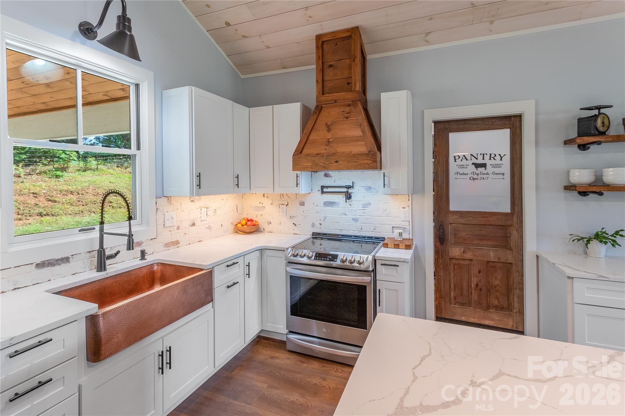 100 Kinloch Lane Clyde NC 28721