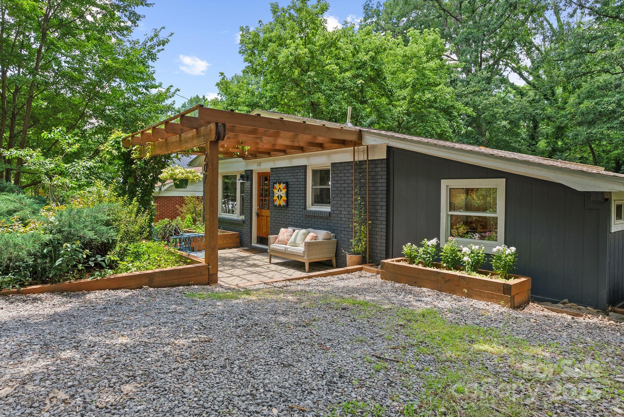 Black Mountain NC, 207 S Oconeechee Avenue