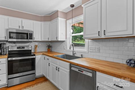 207 S Oconeechee Avenue Black Mountain NC 28711