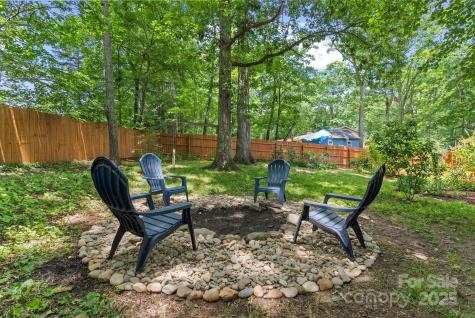 207 S Oconeechee Avenue Black Mountain NC 28711