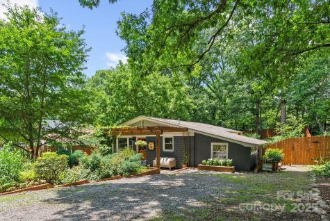 207 S Oconeechee Avenue Black Mountain NC 28711