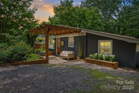 207 S Oconeechee Avenue Black Mountain NC 28711