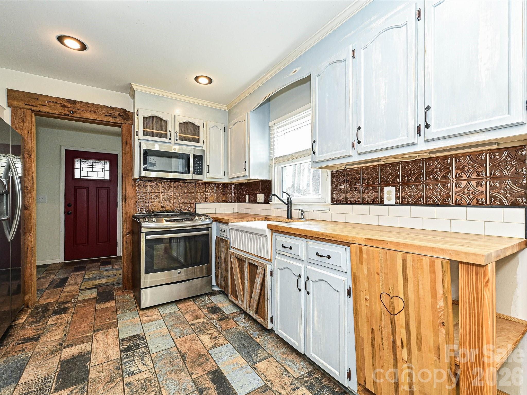 104 Deertrack Drive Mount Holly NC 28120