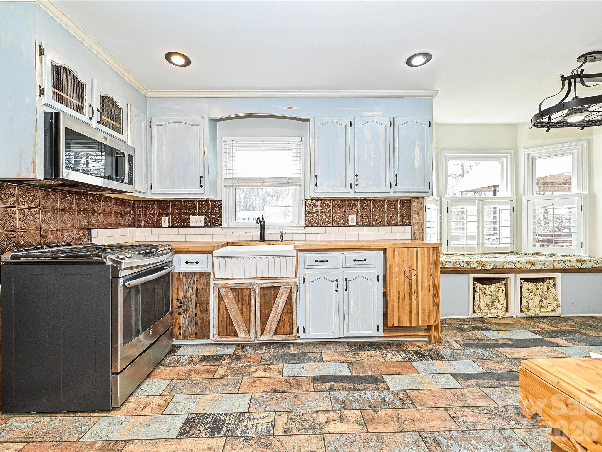 104 Deertrack Drive Mount Holly NC 28120