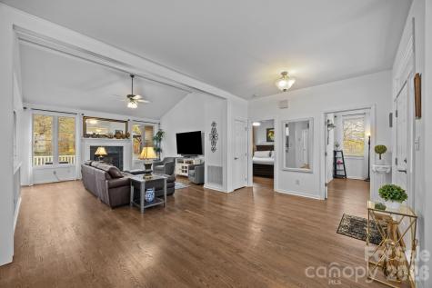 403 Canonero Drive Fairview NC 28730