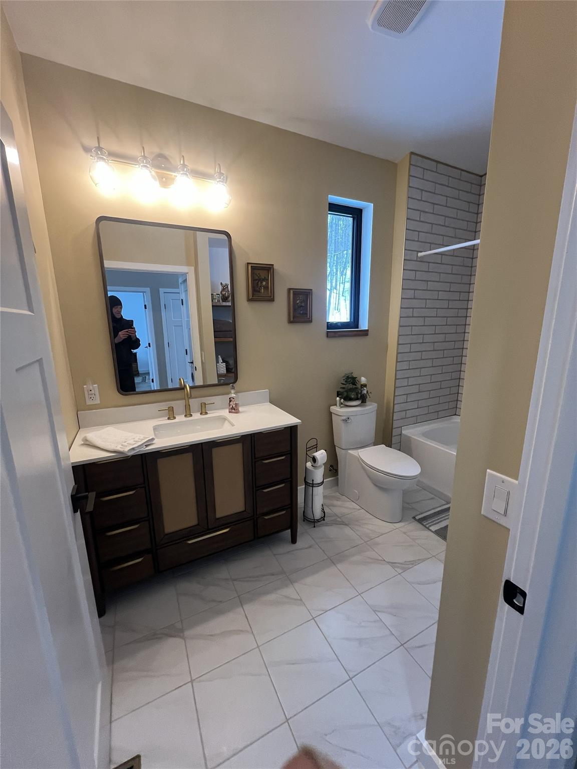 95 W Round Top Road Bryson City NC 28713