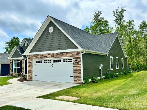 137 Marianne Drive Hendersonville NC 28739