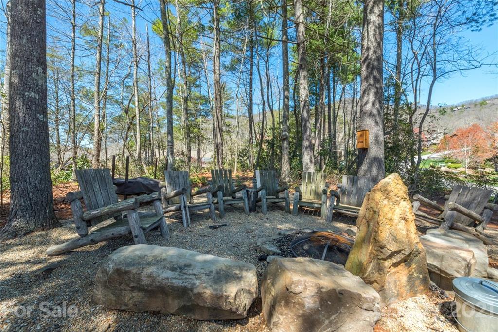11 Pine Knot Loop Fairview NC 28730
