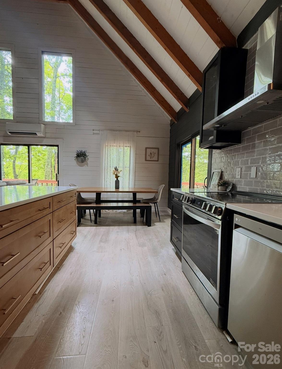 89 Woodcliff Loop Newland NC 28657