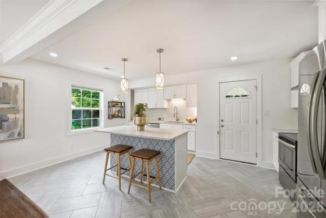 2314 Crestview Drive Charlotte NC 28216