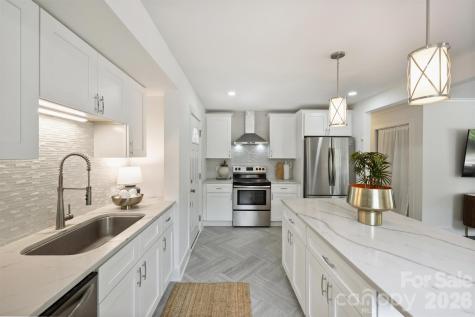 2314 Crestview Drive Charlotte NC 28216