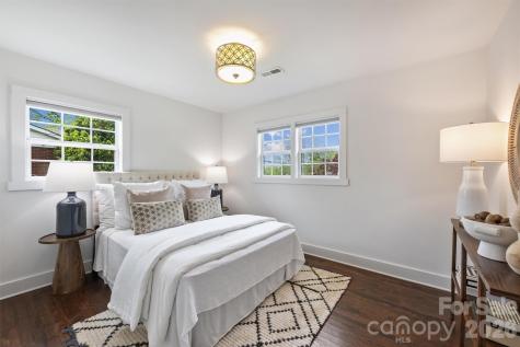 2314 Crestview Drive Charlotte NC 28216