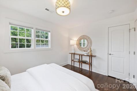 2314 Crestview Drive Charlotte NC 28216