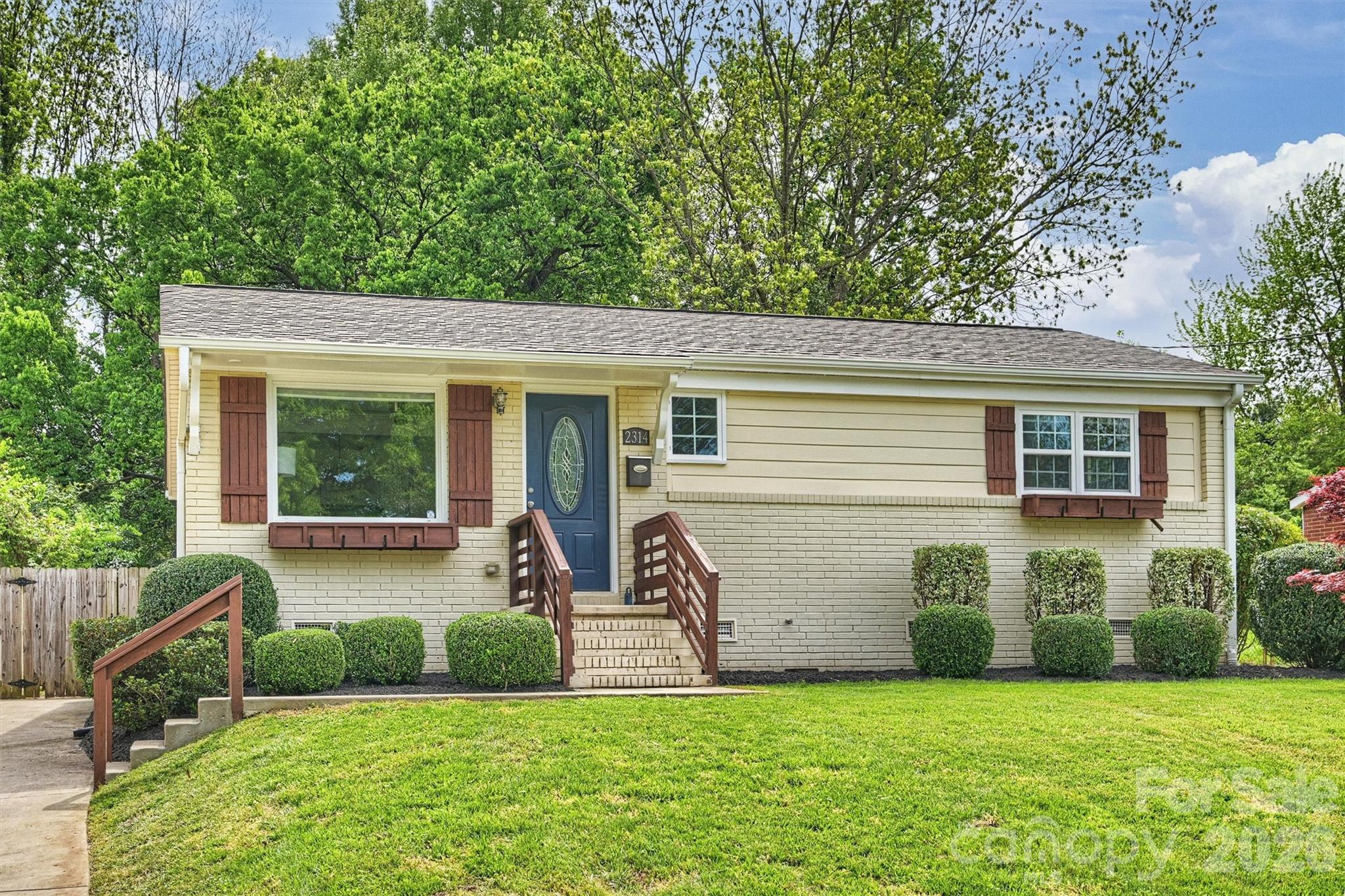 2314 Crestview Drive Charlotte NC 28216
