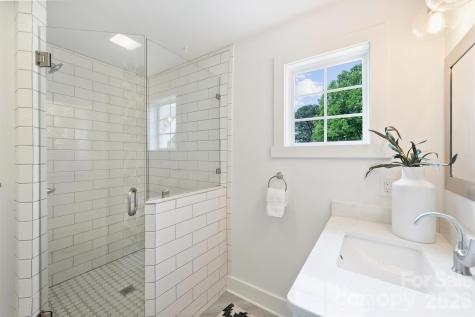 2314 Crestview Drive Charlotte NC 28216