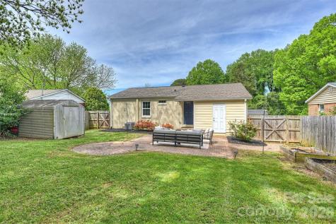 2314 Crestview Drive Charlotte NC 28216