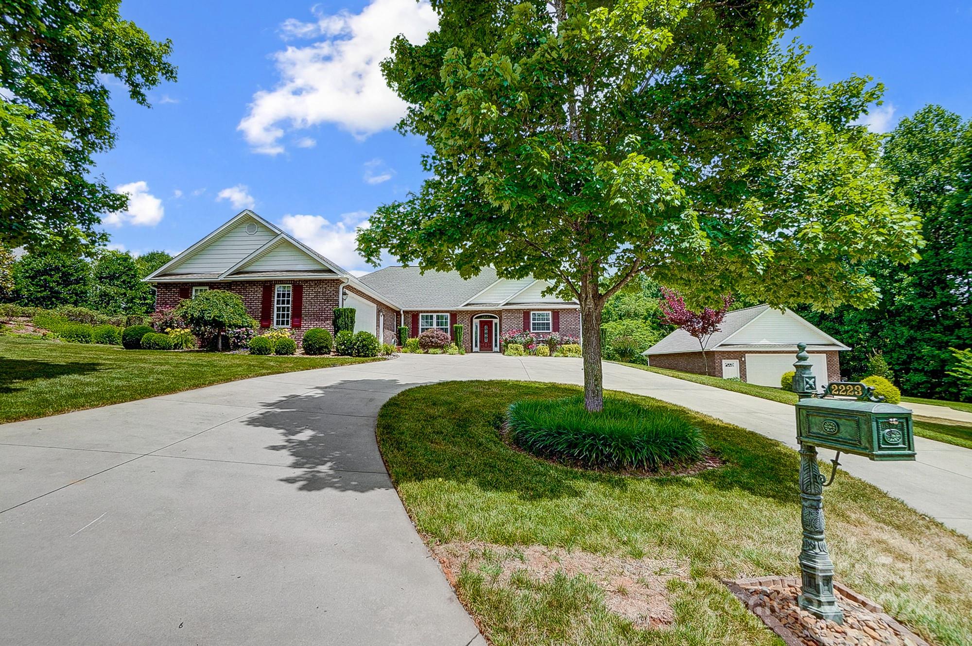 2223 James Way Statesville NC 28625