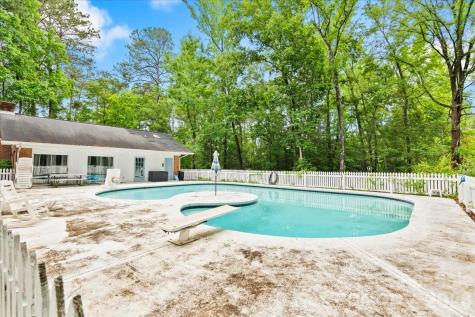 209 Fairway Road Cheraw SC 29520