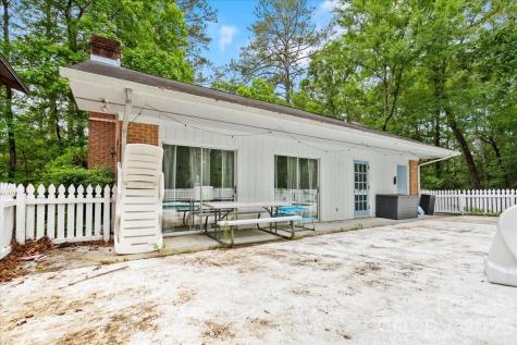 209 Fairway Road Cheraw SC 29520