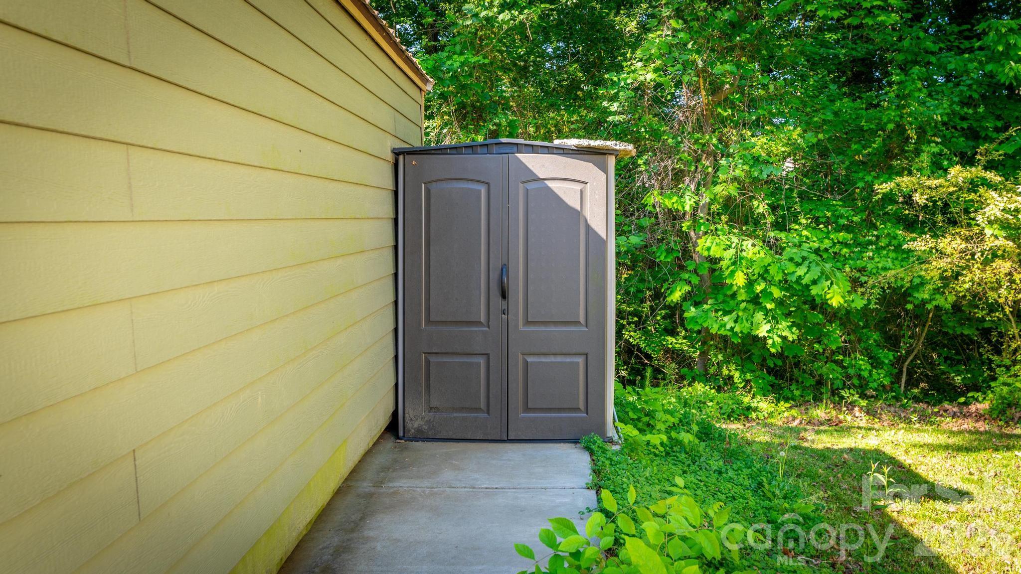 3828 Oakwood Road Charlotte NC 28269