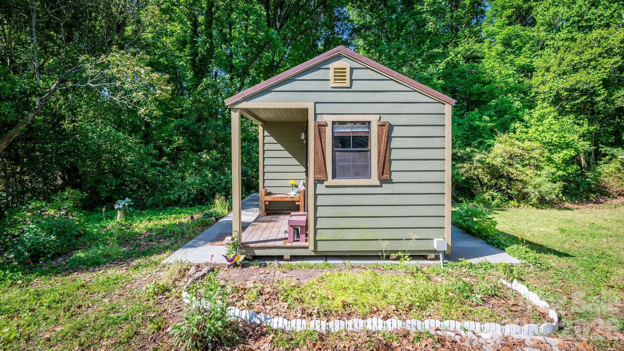 3828 Oakwood Road Charlotte NC 28269