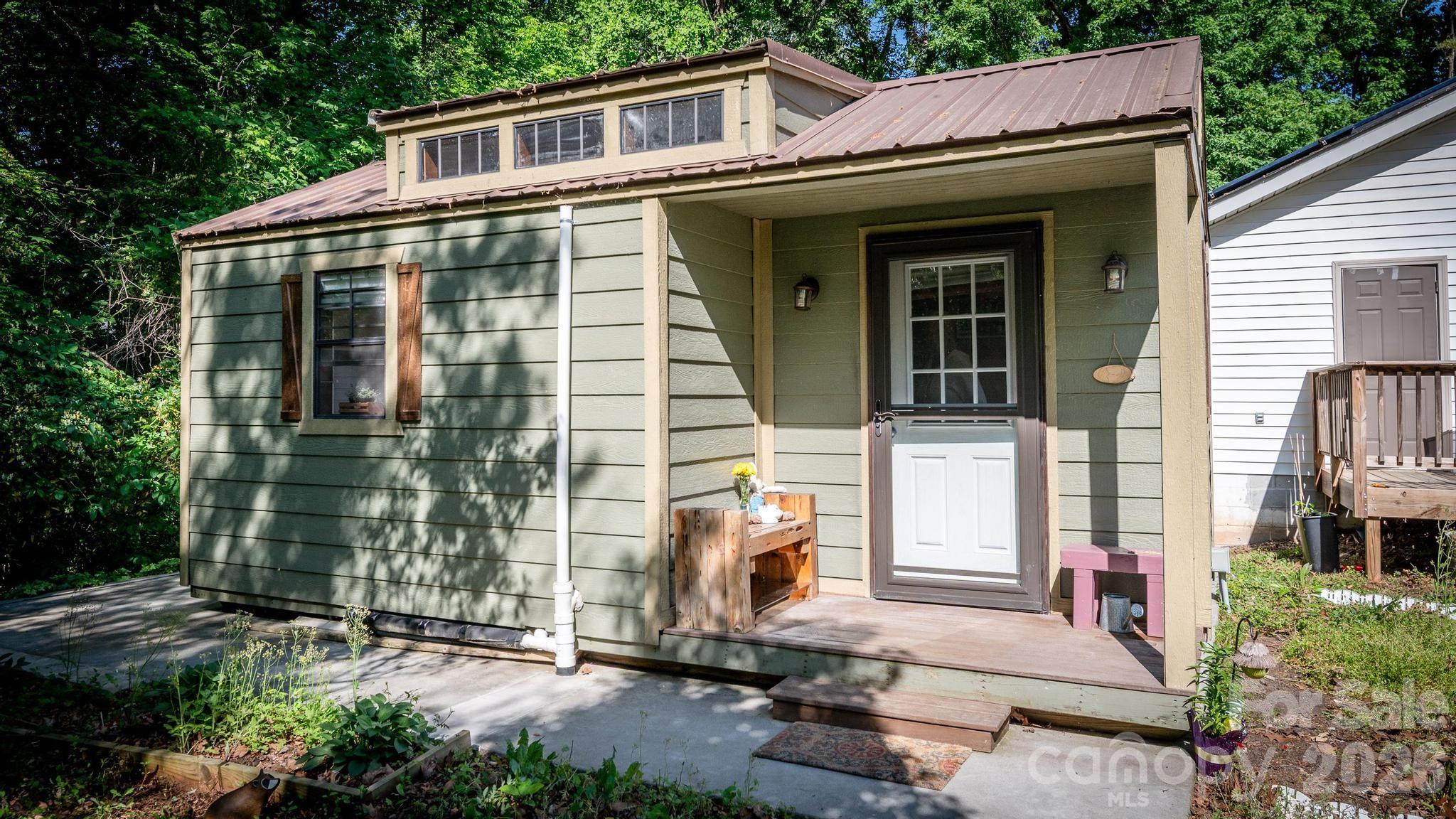 3828 Oakwood Road Charlotte NC 28269