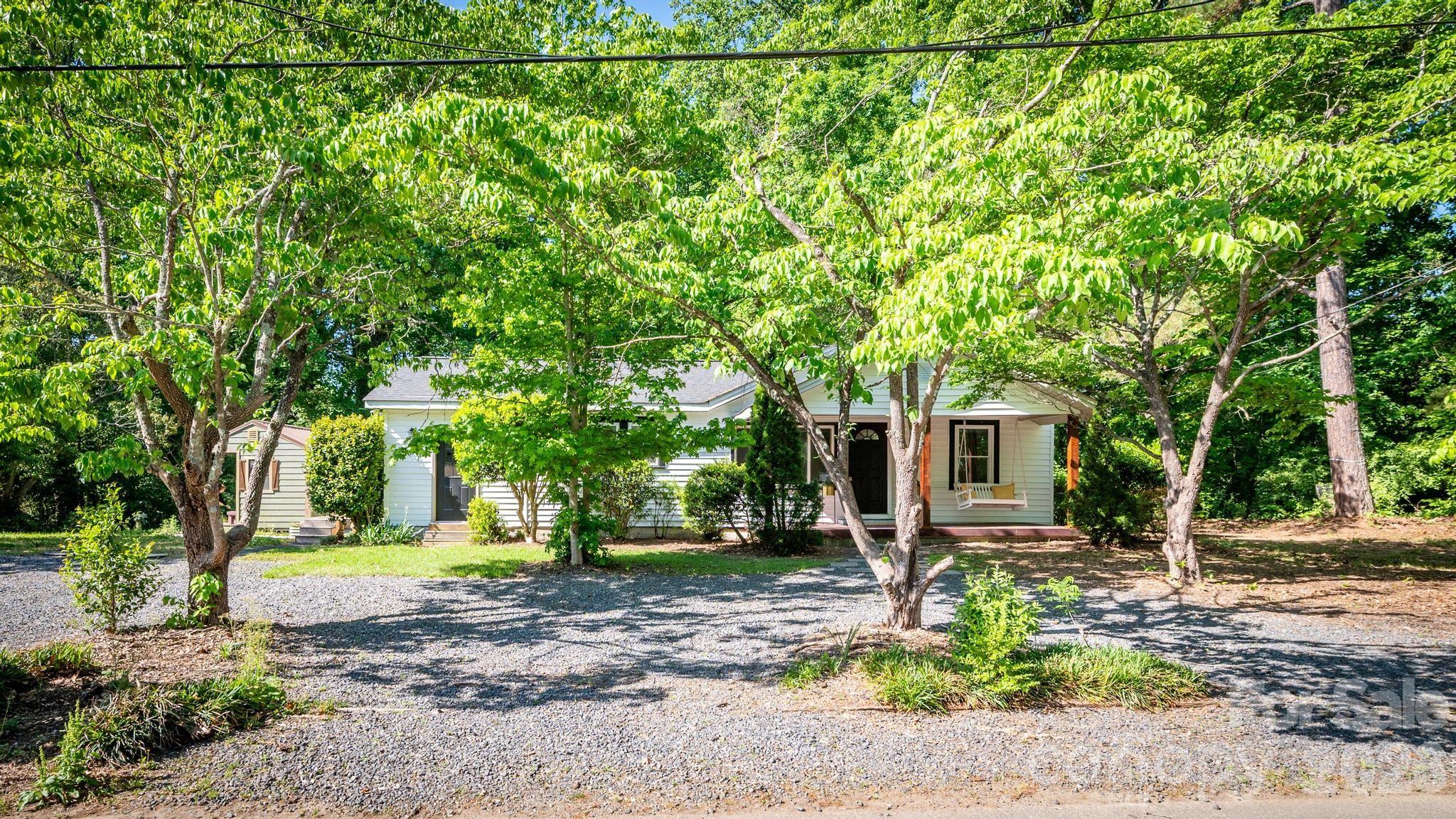 3828 Oakwood Road Charlotte NC 28269