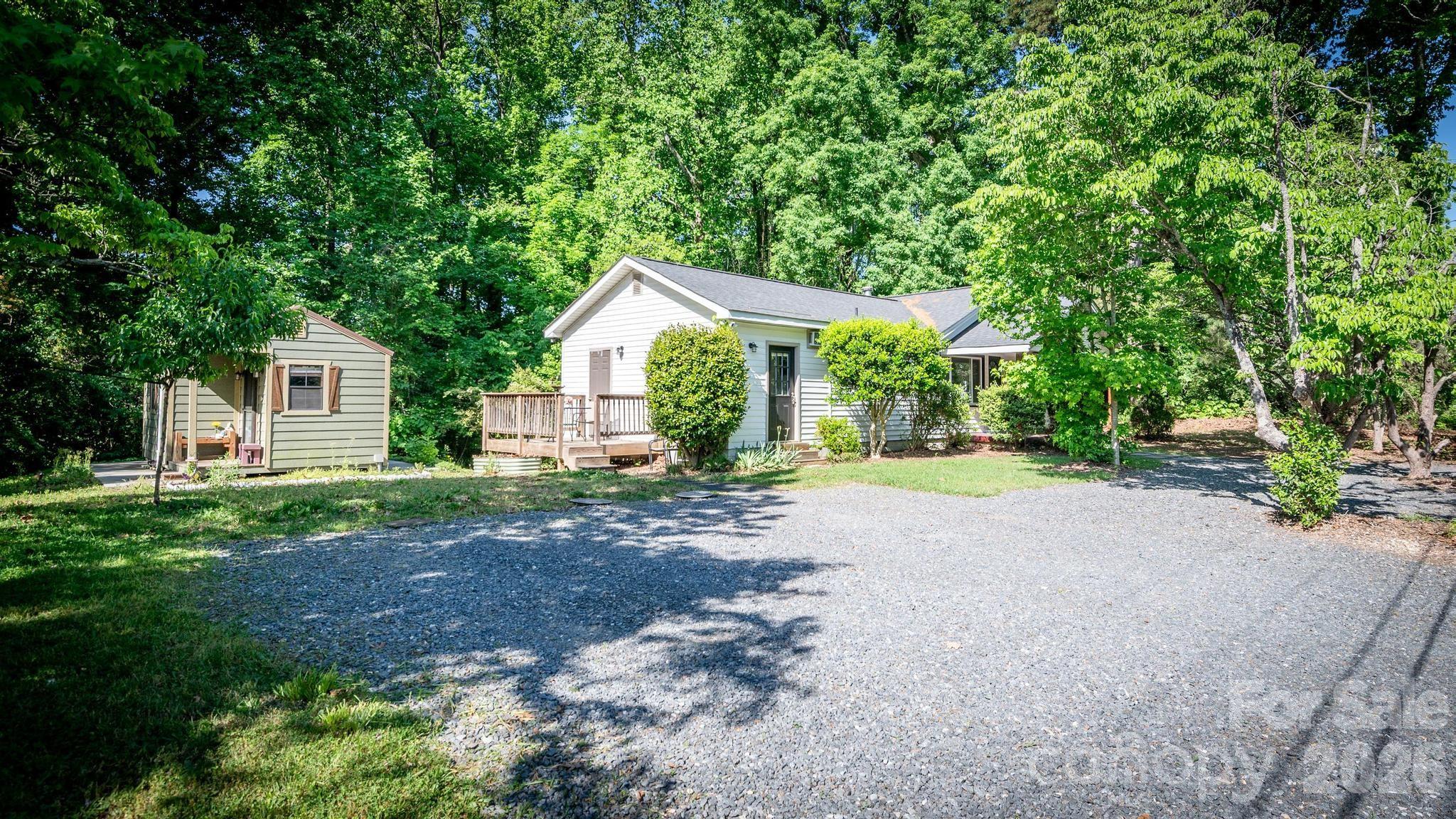 3828 Oakwood Road Charlotte NC 28269