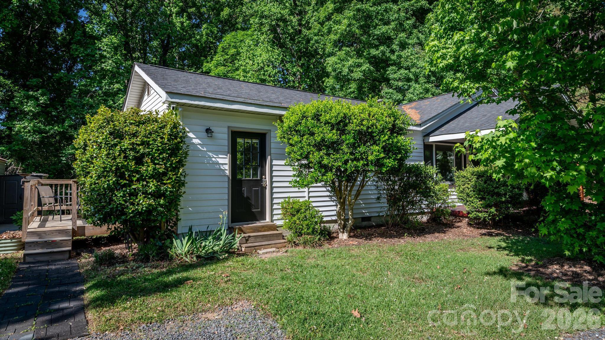 3828 Oakwood Road Charlotte NC 28269