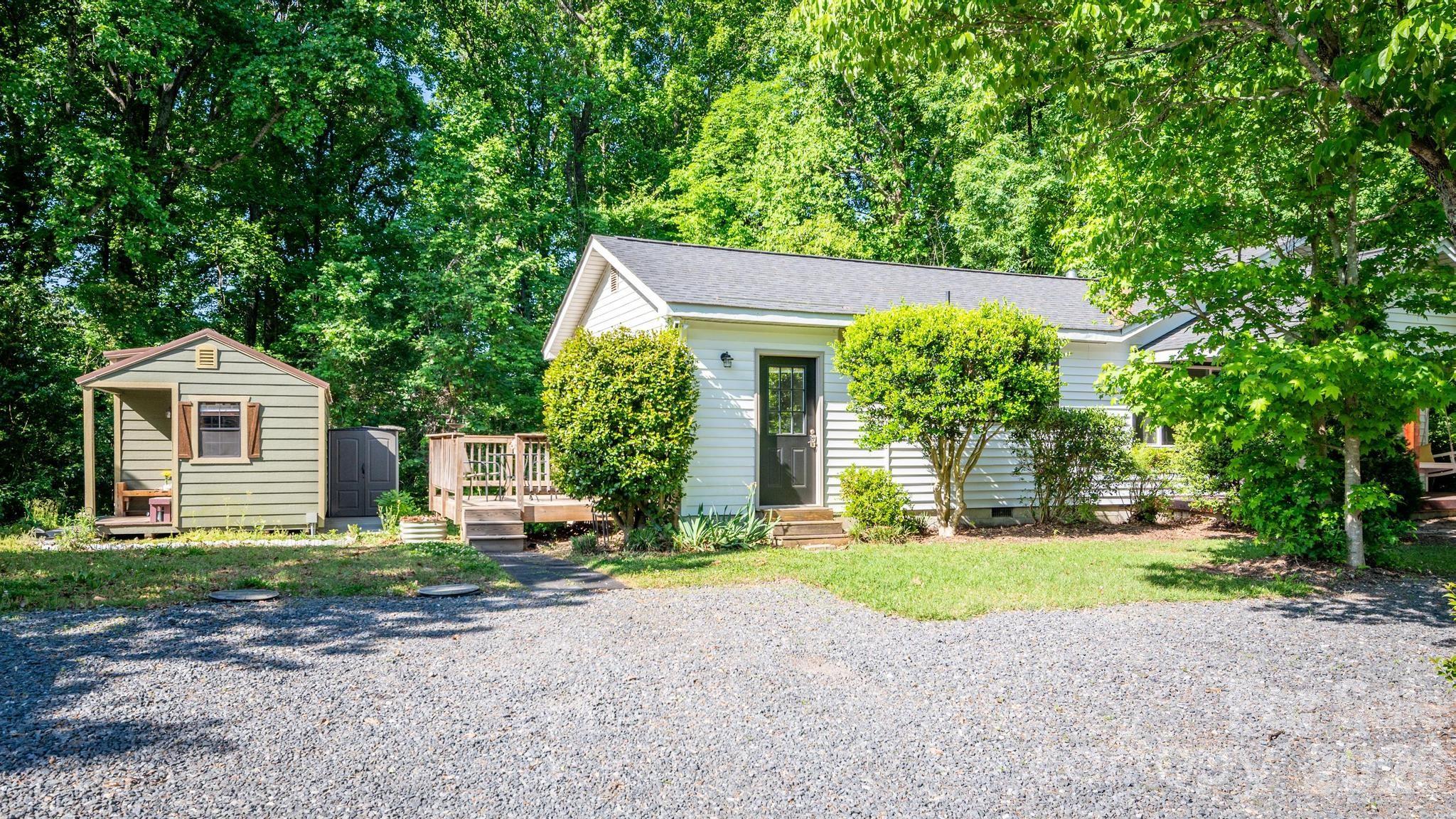 3828 Oakwood Road Charlotte NC 28269
