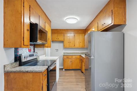 1126 Old Us 70 Highway W Black Mountain NC 28711