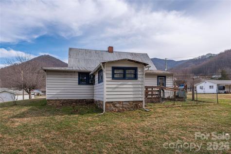 1496 Allens Creek Road Waynesville NC 28786