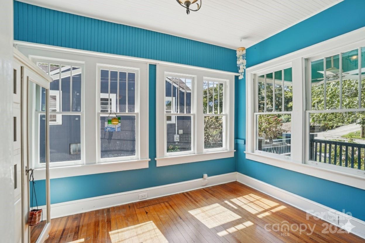 31 Oakwood Street Asheville NC 28806