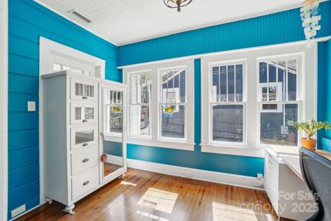 31 Oakwood Street Asheville NC 28806