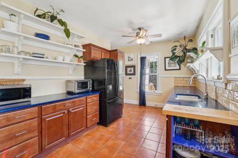 31 Oakwood Street Asheville NC 28806