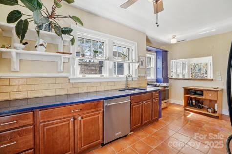 31 Oakwood Street Asheville NC 28806