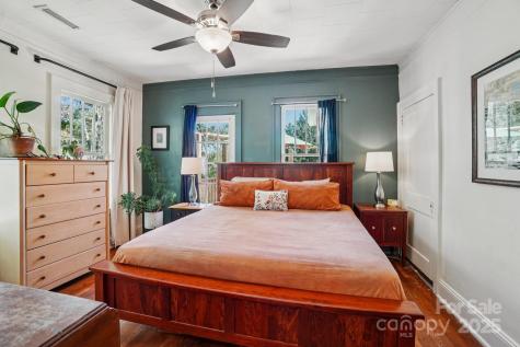 31 Oakwood Street Asheville NC 28806