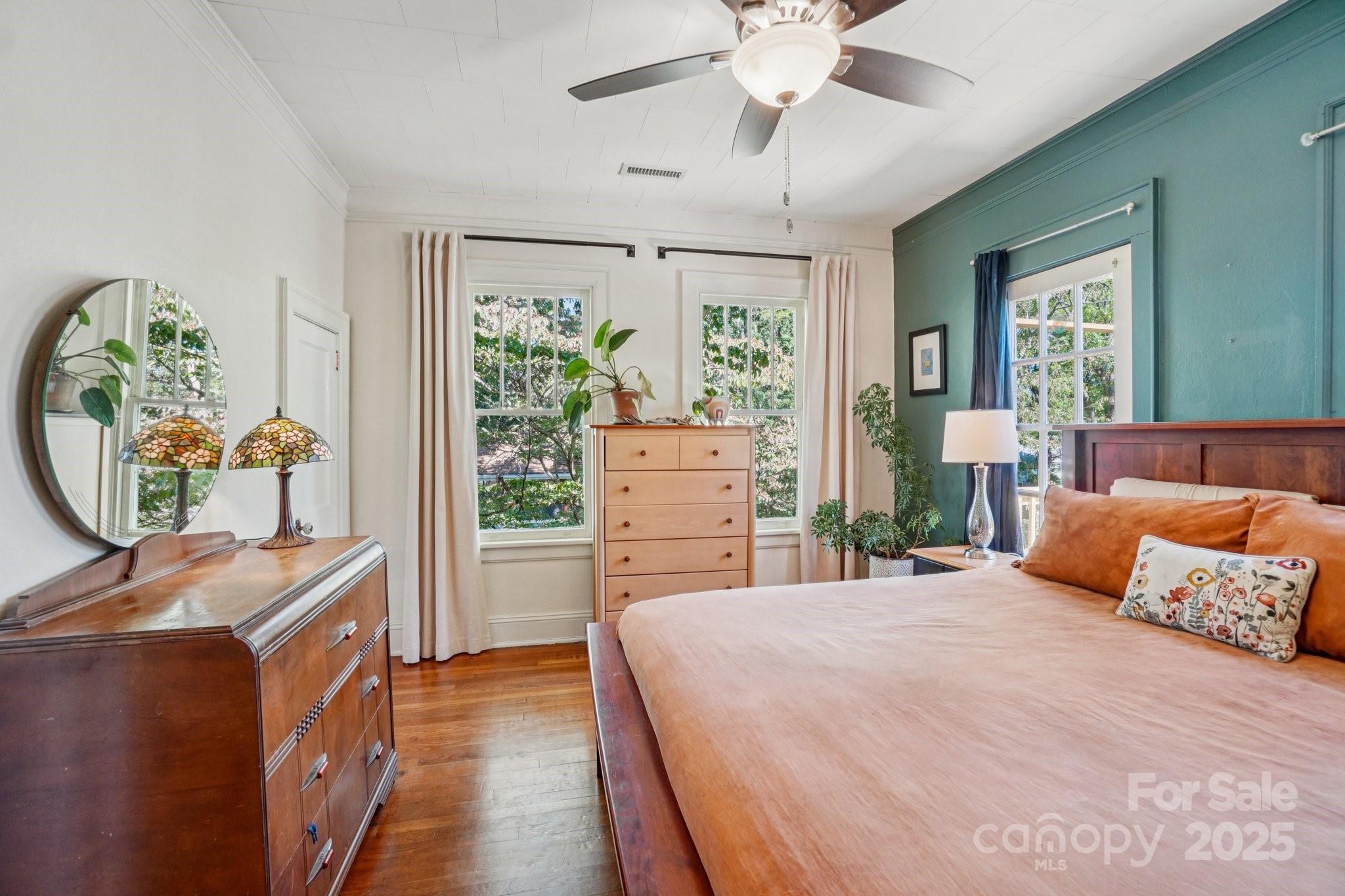 31 Oakwood Street Asheville NC 28806