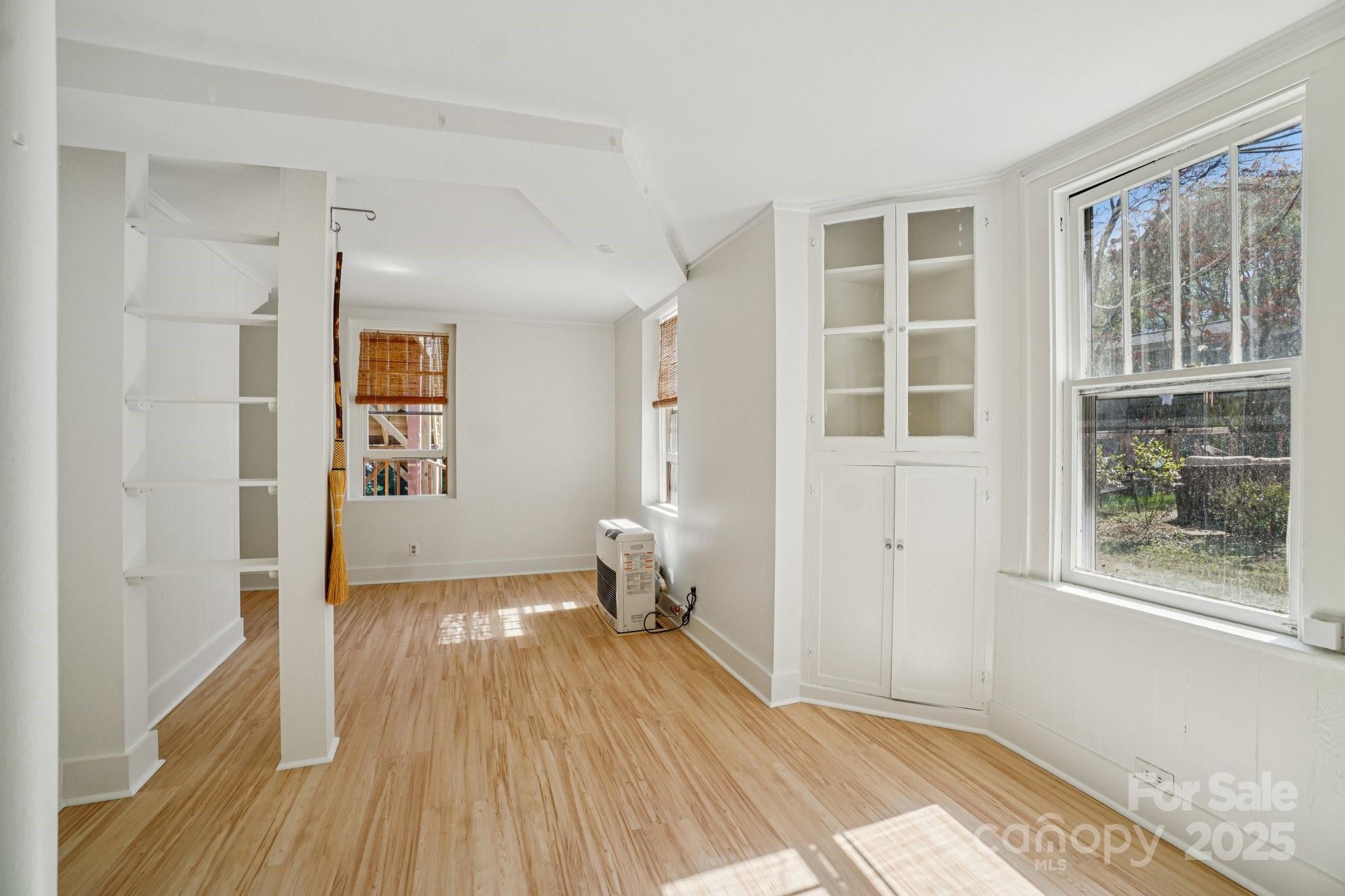 31 Oakwood Street Asheville NC 28806