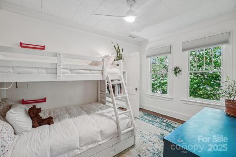 31 Oakwood Street Asheville NC 28806