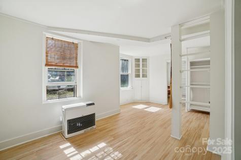 31 Oakwood Street Asheville NC 28806