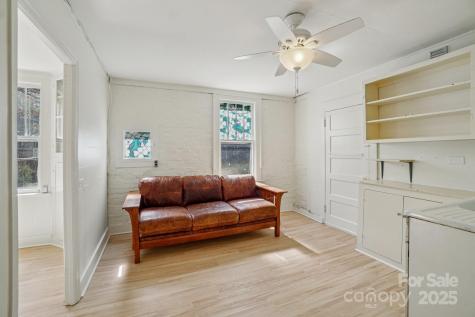 31 Oakwood Street Asheville NC 28806